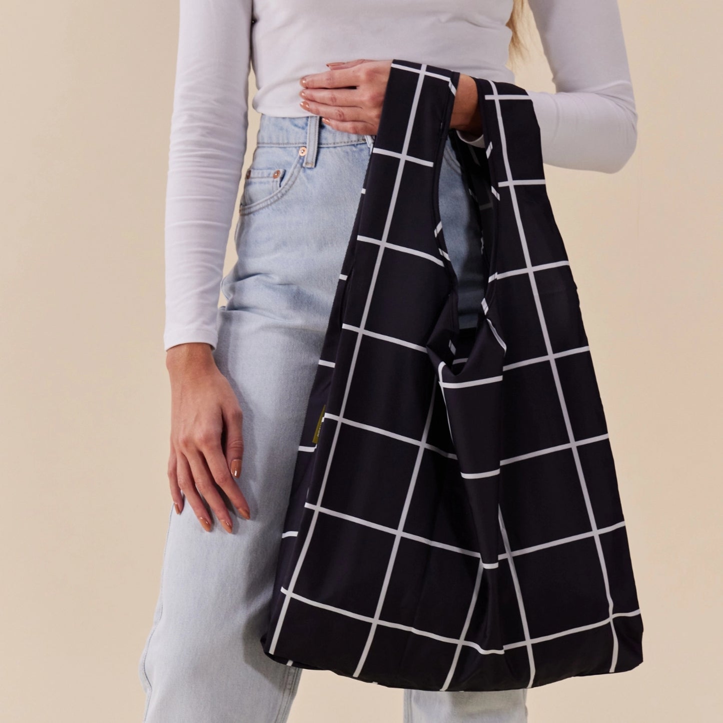 Reusable Eco Shopping Bag – Foldable & Made from 6 Recycled Bottles