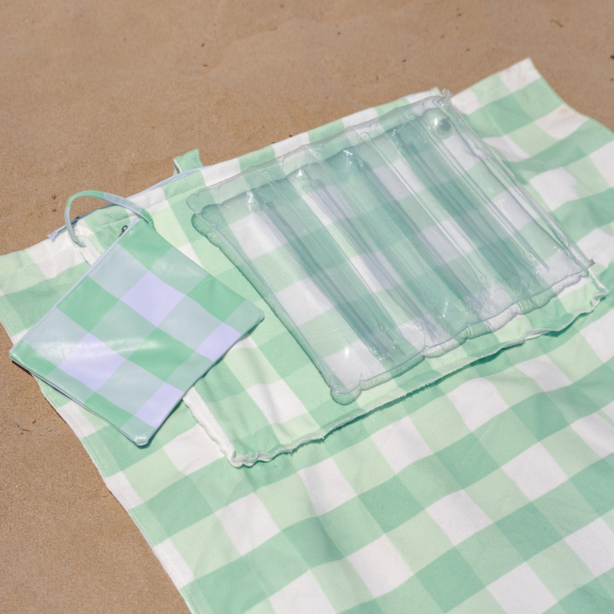 2-in-1 Tote Bag with Towel & Inflatable Cushion – Green Vichy Print